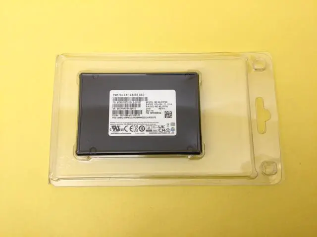 Samsung PM1733 3.84TB U.2 NVMe Enterprise SSD product image